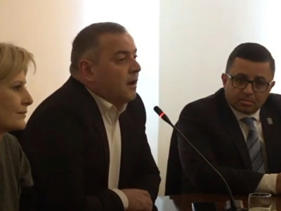 Իշխող ուժը փորձում է խլել վանաձորցու քվեն, իսկ նրան այդ հարցում աջակցում է «Լուսավոր Հայաստան»-ը. Վահե Դոխոյան