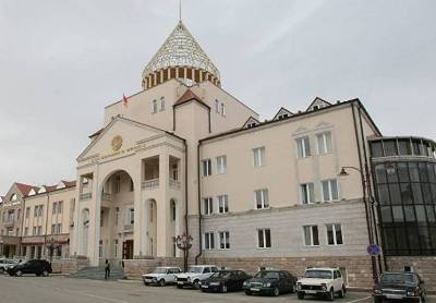 Newspaper: Armenia PM attempts to implement plan to oust Artsakh President