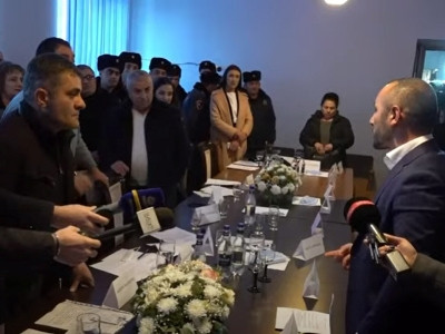 «Այդ մարդը կմասնակցի քվեարկությանը, բայց ոչ նիստին». Վարդենիսի ավագանու նիստում իրավիճակը լարվեց