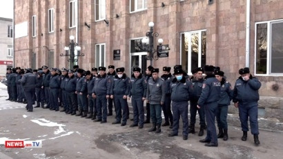 Armenia law enforcement not permitting reporters to enter Vardenis town hall building