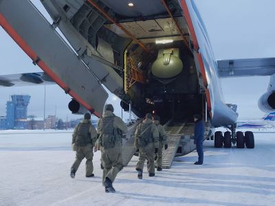 В Алма-Ату прибыл первый самолет с российским контингентом ОДКБ