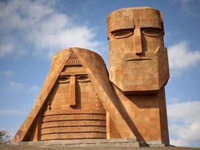 100 տարում առաջին անգամ Լեռնային Ղարաբաղում նշել են Սուրբ ծնունդը ռուս խաղաղապահների եւ ուխտագնացների հետ