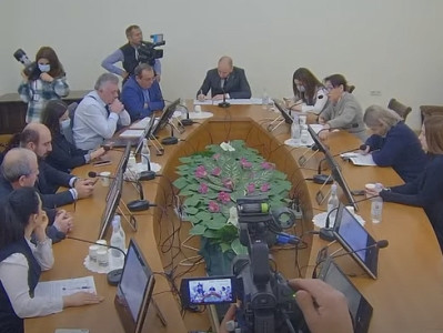 Մեր ԱԺ-ն նման է մանկական խաղին, թե ով վերջինը կխփի, ով տակ չմնաց. Լիլիթ Գալստյան