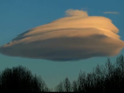 Round cloud revolving around its axis in Turkey’s Van astonishes everyone