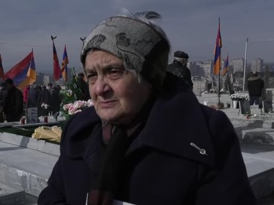 «Հետեւում Արցախն է»․ տղայիս վերջին բառերն են, չի նահանջել՝ չիմանալով, որ սրիկաներն Արցախը վաճառել են․ Արցախի հերոսի մայր