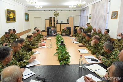 Араик Арутюнян в Минобороны принял участие в заседании Военного совета