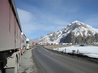 Լարսի ճանապարհը փակ է բեռնատարների համար