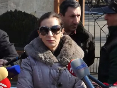 Перед Ереванским зоопарком проходит акция протеста из-за гибели животных