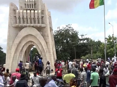 Mali authorities expel French ambassador