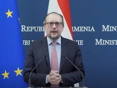 Austrian Foreign Minister bypasses issue of holding captive Armenians in Baku