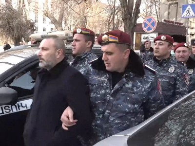 Yerevan police apprehend drivers protesting against forthcoming increase in car insurance fees