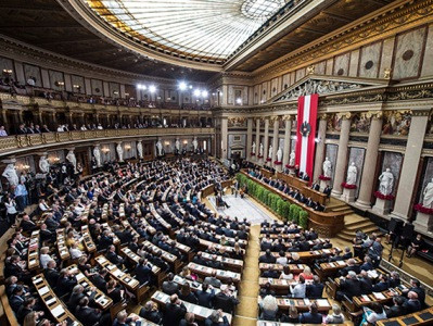 Austrian Parliament passes law on mandatory vaccination against COVID-19