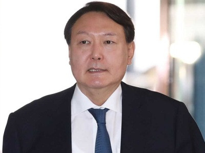 Opposition candidate leads in South Korea poll