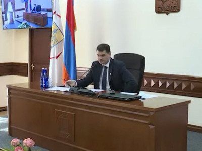 «Նոր տարի ա, խոզի բուդ ա... 3 տարի ա արևային պանել ենք դնում». Երևանի քաղաքապետի խիստ հանձնարարականը