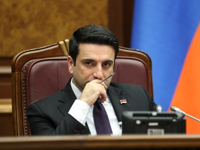 Բոլոր այն այցերը, որտեղ թռիչքը երկար է լինելու, լինելու են նման պայմաններ.ԱԺ նախագահը բիզնես դասի ավիատոմս գնելու մասին