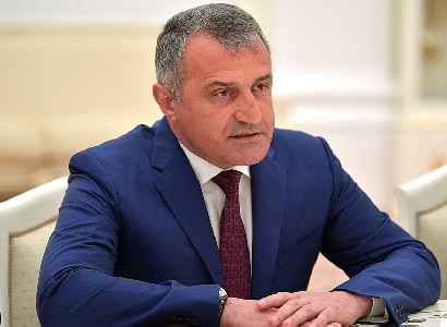 Հարավային Օսիայի ղեկավարը ԿԸՀ-ին ներկայացրել է նախագահի պաշտոնում իր թեկնածությունն առաջադրելու փաստաթղթերը