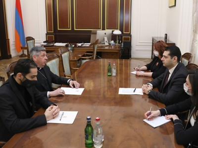 Armenia deputy PM asks that Pope Francis continue noting in his prayers return of Armenian captives from Azerbaijan