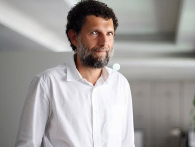 Суд в Турции оставил под стражей правозащитника Османа Кавалу
