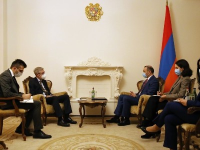 Armenia Security Council Secretary and Ambassador of Sweden discuss regional issues