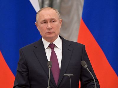 Putin tells Macron and Scholz he will sign decree on Donetsk and Luhansk