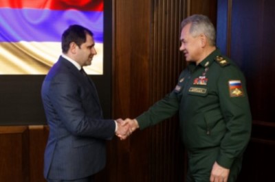 Armenia Defense Minister assures Shoygu he will do his utmost to boost cooperation