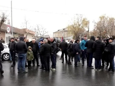 «Թող չեղյալ համարեն համայնքապետի իրենց ընտրությունը». Բողոքի ակցիա՝ Փարաքարում