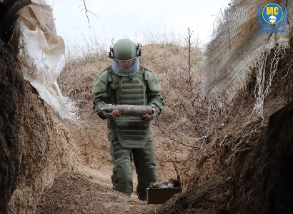 Russia peacekeepers in Karabakh continue clearing areas of explosive objects
