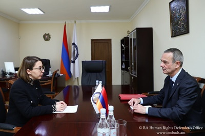 Armenian Ombudswoman and ICRC delegation head discuss return of POWs from Azerbaijan