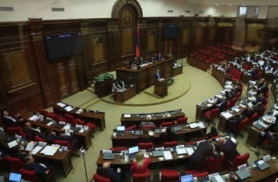 ԱԺ կին պատգամավորները և աշխատակազմի կանայք 70 000 դրամ պարգևավճար կստանան Կանանց տոնի առթիվ
