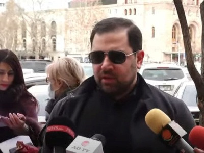 «Դավինչի» տուրիստական ​​գործակալության գործողություններից տուժածները բողոքի ակցիա անցկացրեցին Երեւանում