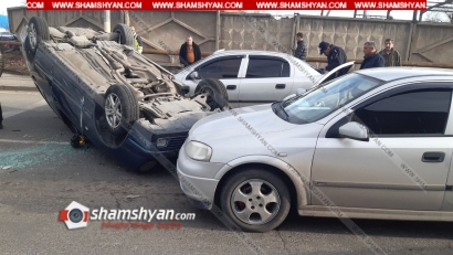 Խոշոր վթար՝ Երևանում. բախվել են Mercedes-ը, Mitsubishi-ն և 2 Opel-ները. Mercedes-ը գլխիվայր շրջվել է