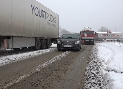 «Ո՛չ տեր կա,ո՛չ տիրական».բեռնատարների վարորդները խցանման մեջ են մնացել