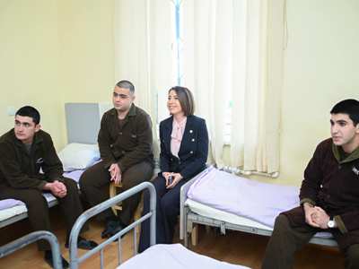 ՄԻՊ-ն այցելել է ՊՆ կենտրոնական զինվորական հոսպիտալ. Քննարկվել են բուժման մեթոդները (ֆոտո)