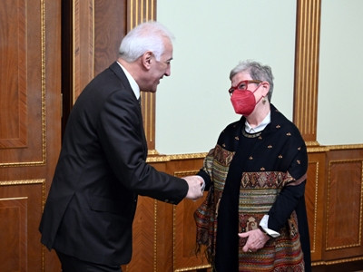 Armenia President, EU Delegation head confer about regional security issues