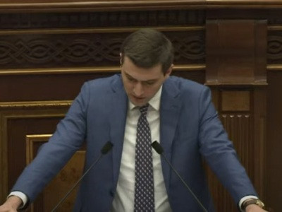 ՎԶԵԲ-ը կֆինանսավորի Երեւանի համար նոր ավտոբուսների գնումը. Արմեն Սիմոնյան