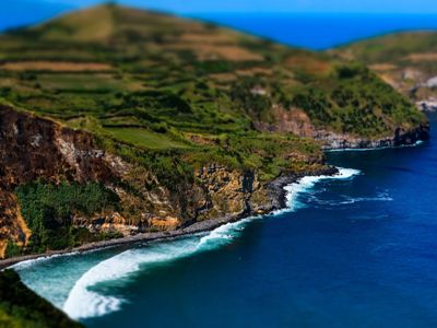 Volcanic island of San Jorge rocked by over 14,000 earthquakes in past 7 days
