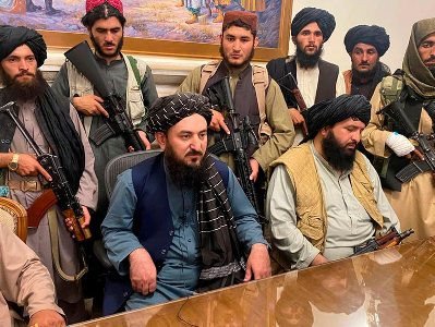 Afghanistan: Taliban instruct all government employees to wear beards and follow dress code