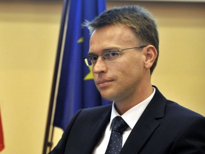 EU says Ukraine should determine ceasefire terms itself