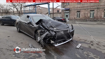Երևանում բախվել են Lexus LS500-ն ու Toyota Camry-ն. կա վիրավոր (ֆոտո)