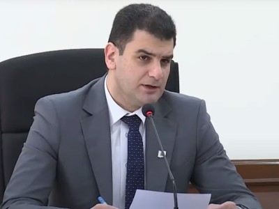 Նպատակային պռավալ եք տալիս, 40 մլն-ից ավելի բյուջեից չեմ ծախսելու, որ մեկ ամիս հետո ասեմ՝ տեսաք, ես ճիշտ էի. քաղաքապետ