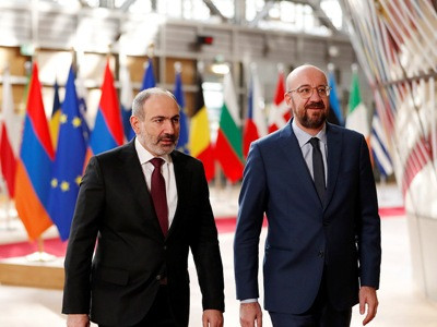 Armenia PM has conversation with European Council head