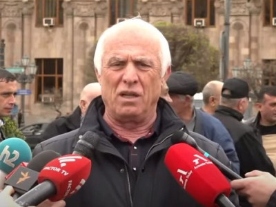 People displaced from Artsakh staging sit-in at Yerevan Republic Square