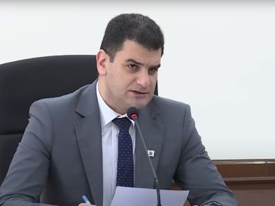Ինքս գնացել եմ Երևանյան լիճ, մարդ չկար, ծառի հետևն է եղե՞լ. Երևանի քաղաքապետ