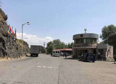 Newspaper: Russia peacekeepers acted alone in not letting Armenia opposition MPs enter Artsakh?
