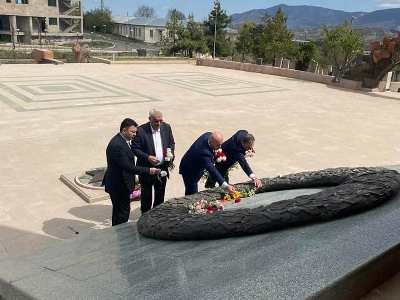 ՀՀԿ-ական գործիչները Ստեփանակերտում են. Շարմազանովը լուսանկար է հրապարակել