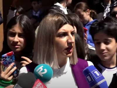 Չեխովի անվան դպրոցի տնօրեն կրկին չի ընտրվել. Տնօրենի ժպ-ն խոստովանեց, որ քույրն աշխատում է կառավարությունում