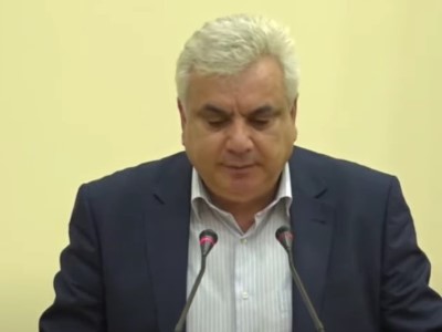 «Ալեն Սիմոնյանը թող պատասխանի էդ հարցին՝ իրենք իրենց ինչի՞ տեղ են դրել». Արթուր Մոսիյան