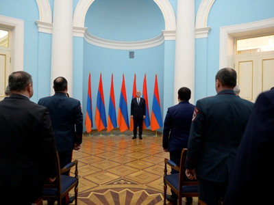 «Մեծ պատիվ է մեդալներ հանձնել ձեզ». ՀՀ նախագահը պետական պարգևներ է հանձնել և շնորհավորել Ոստիկանության օրվա առթիվ