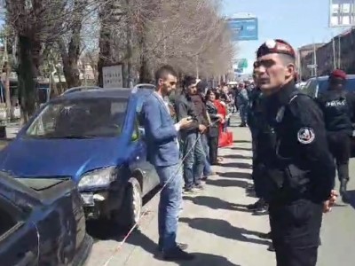 Armenia PM in Gyumri, people are protesting
