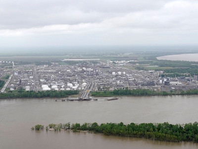Chlorine leak at US chemical plant